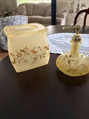 Source Unknown Yellow Floral Glass Soap Dispenser and Tissue Cover Set